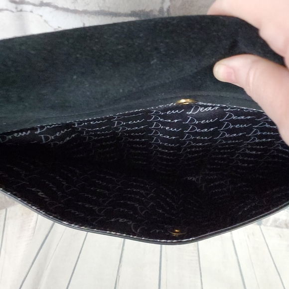 Dear Drew by Drew Barrymore Leather Envelope Satchel Black Gold - Picture 8 of 16